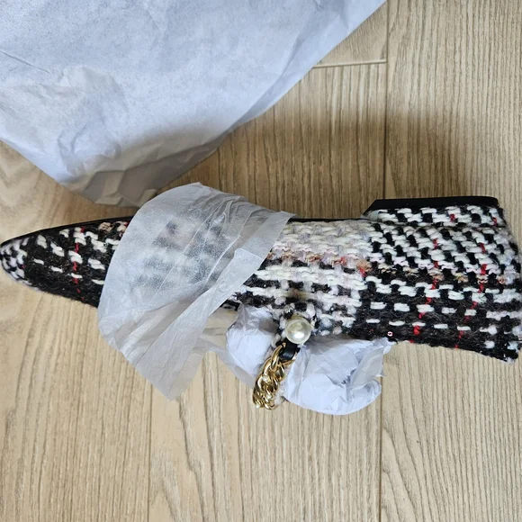 Charles & KEITH Woven Chain-Link Mary Jane Flats - Picture 5 of 6